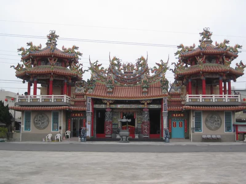 新化洋港保生大帝宮廟貌（攝於 2011 年）